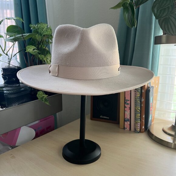 Gigi Pip Monroe Rancher in Cream EUC size M/L 59 - Picture 6 of 7